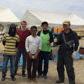 準備中のひとコマ。インド、アメリカから森のつくり方を習いに来てくれました。