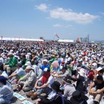 全国から4000人のボランティアが集まってくれました。 宮城県岩沼市千年希望の丘植樹祭2013